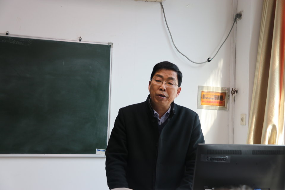 院党委书记宁士荣宣布大会开幕